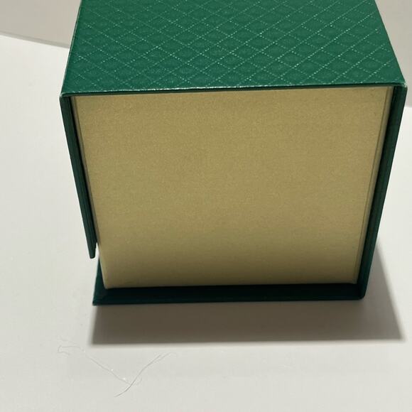 Li Bien 2018 Candy Cane Factory ornament - Picture 5 of 11